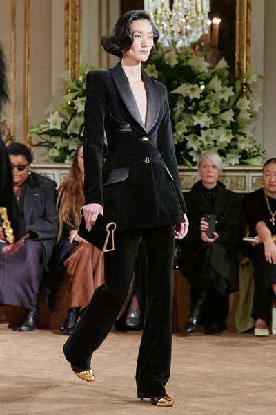 Look 12
